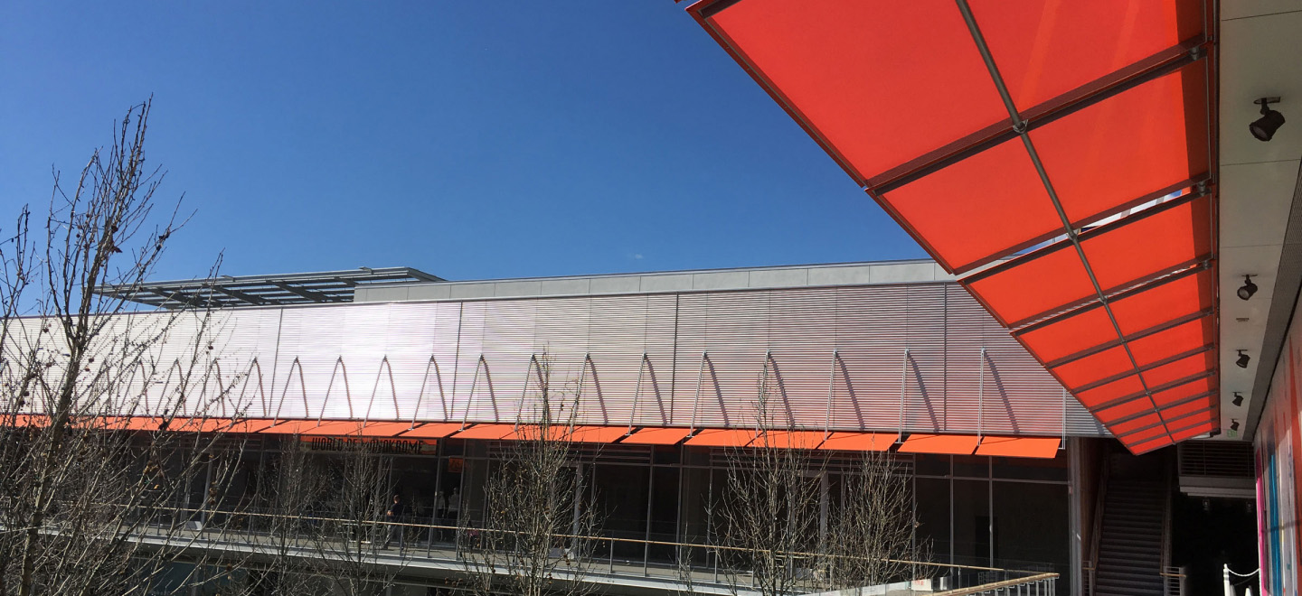 close-up-of-the-soltis-fabric-awnings-at-shopping-centre